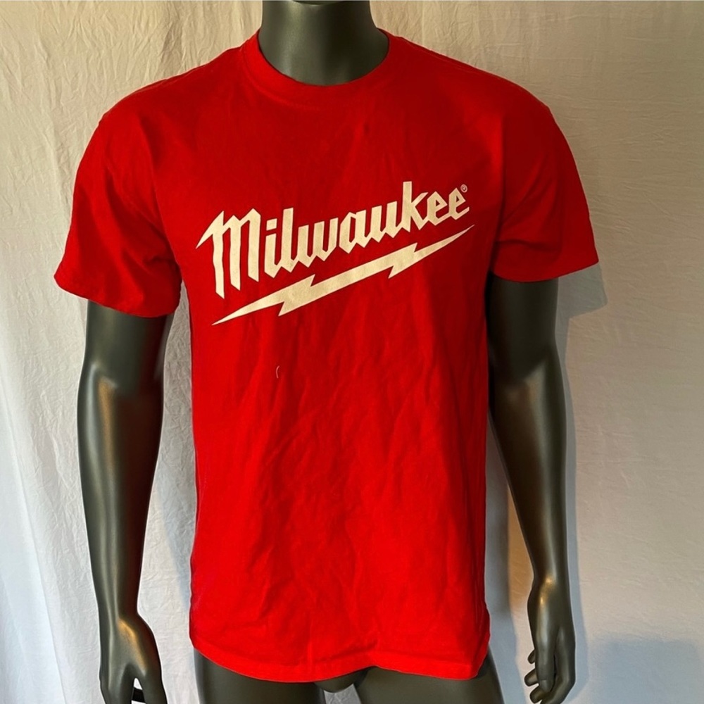Milwaukee XL tshirt